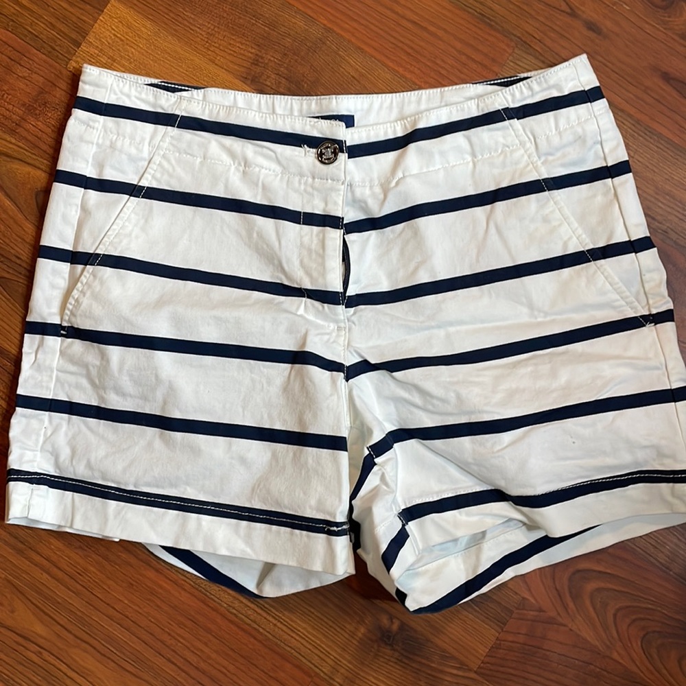 Nautica White and navy shorts